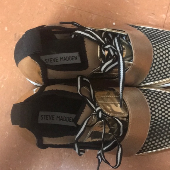 Steve Madden Sneakers - Picture 3 of 3